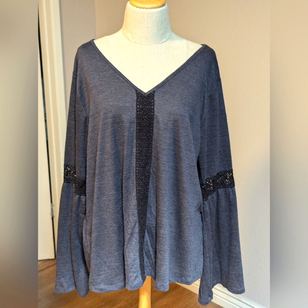 Women's plus size XXL v neck top